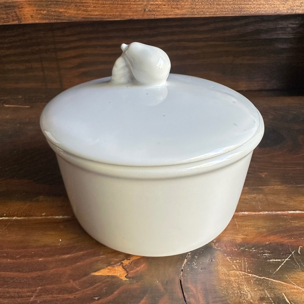 Chantal Lidded Ramekin White Ceramic Pear Knob Handcrafted 1.5 C Casserole Dish